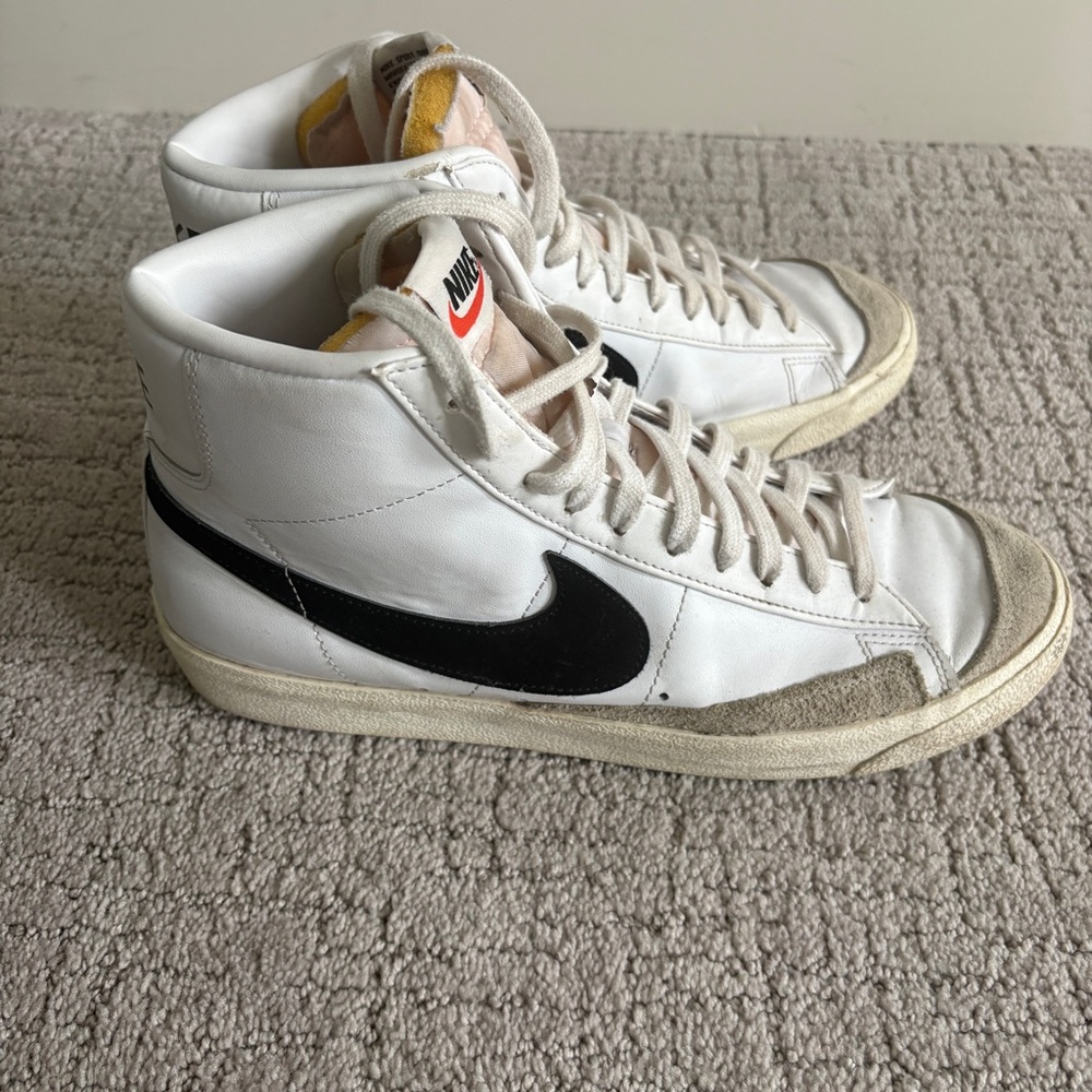 Nike blazer Mid 77 men’s 10.5 black and white high top